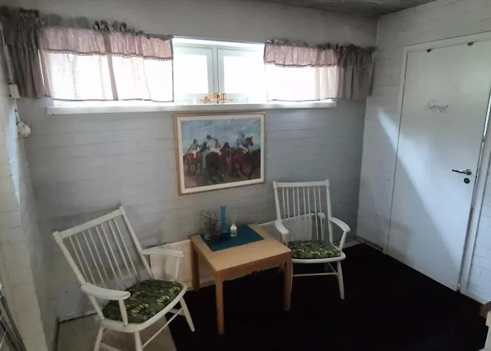 House With2 Bedroom, Bath, Sauna, And Big Yard شقة *